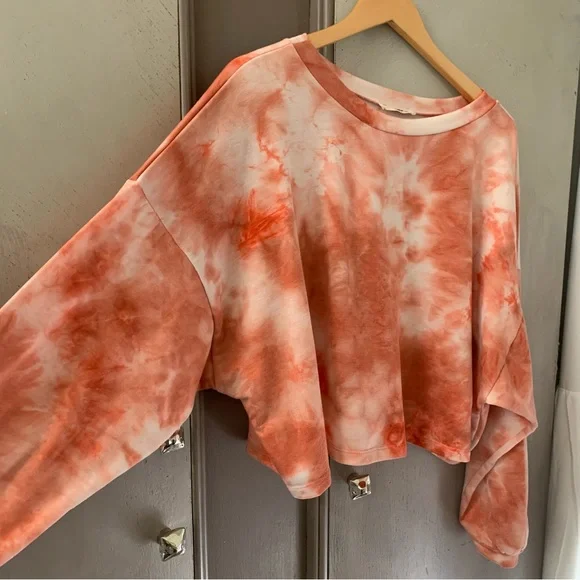 Tie Dye Cropped Top Long Sleeve - Picture 2 of 6